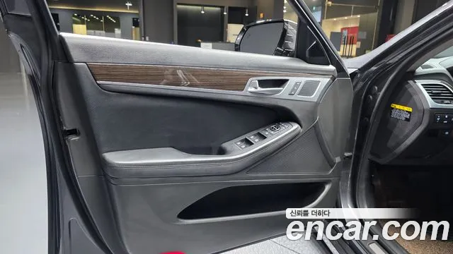 Genesis G80 2018 thumb 10