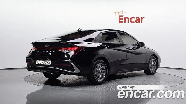 Hyundai Elantra 2024 thumb 5