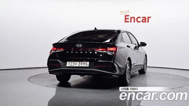 Hyundai Elantra 2024 thumb 6
