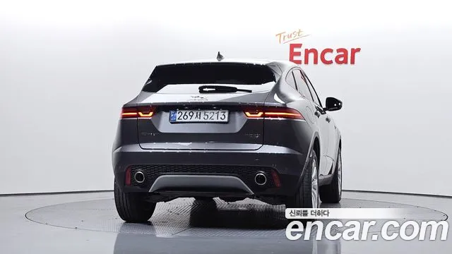 Jaguar E-Pace 2018 thumb 11
