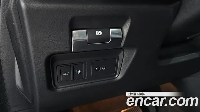 Jaguar E-Pace 2018 thumb 3