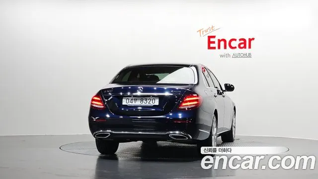 Mercedes-Benz E-Class 2019 thumb 3