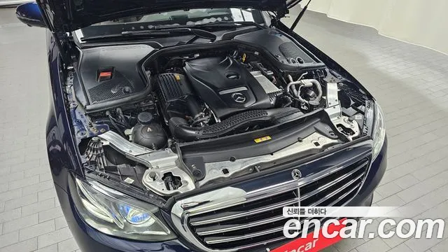 Mercedes-Benz E-Class 2019 thumb 2