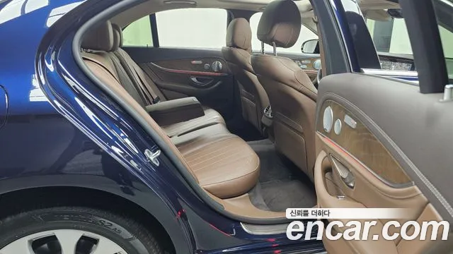 Mercedes-Benz E-Class 2019 thumb 5