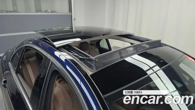 Mercedes-Benz E-Class 2019 thumb 12