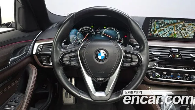 BMW 5 серии 2017 thumb 6