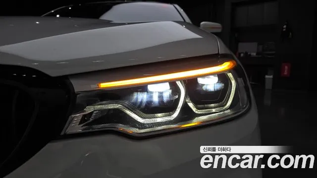 BMW 5 серии 2017 thumb 9