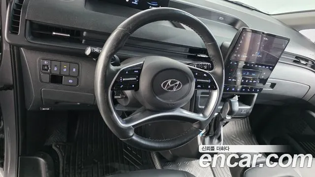 Hyundai Staria 2023 thumb 9