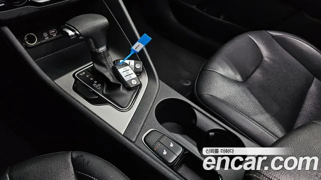 Kia Niro 2016 thumb 9