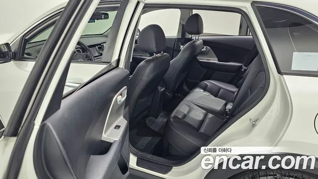 Kia Niro 2016 thumb 10