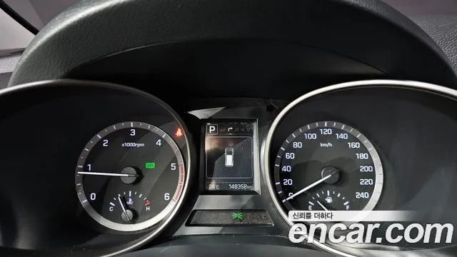 Hyundai Santafe 2017 thumb 12