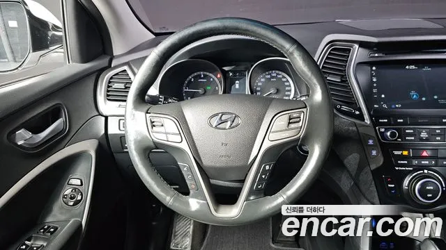 Hyundai Santafe 2017 thumb 10