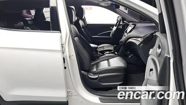 Hyundai Santafe 2017 thumb 9