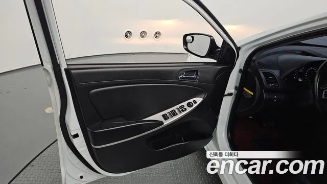 Hyundai Accent 2014 thumb 8