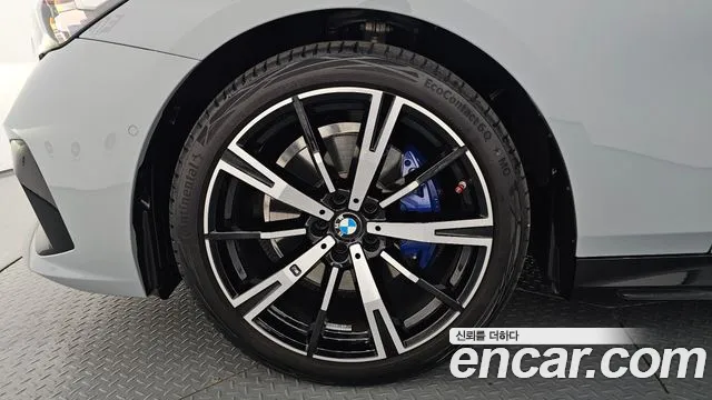 BMW 5 серии 2025 thumb 3