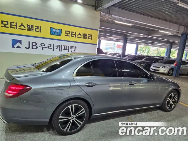 Mercedes-Benz E-Class 2020 thumb 10