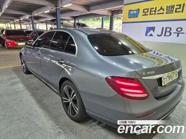Mercedes-Benz E-Class 2020 thumb 5
