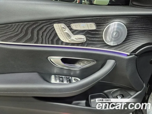 Mercedes-Benz E-Class 2020 thumb 7