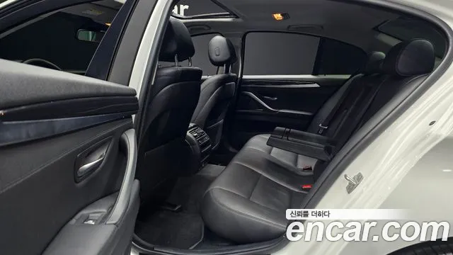 BMW 5 серии 2016 thumb 11
