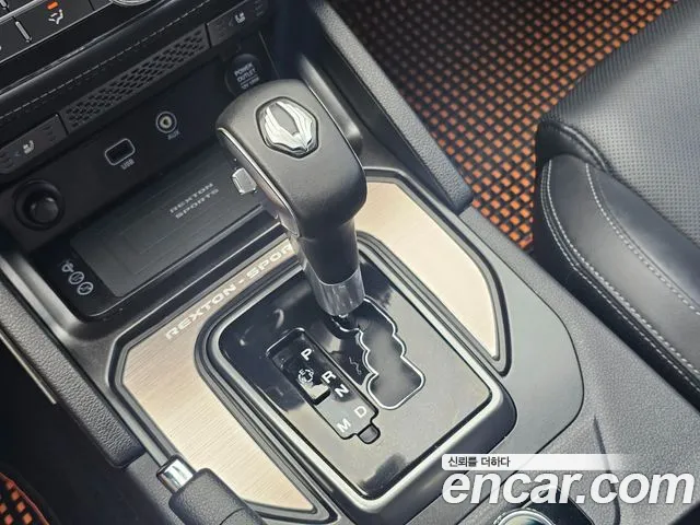 KGM Rexton 2019 thumb 2