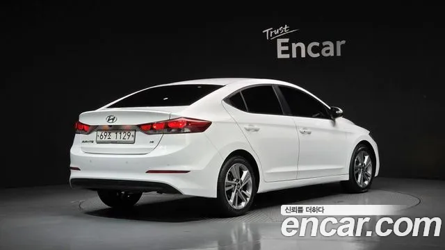 Hyundai Avante 2017 thumb 12