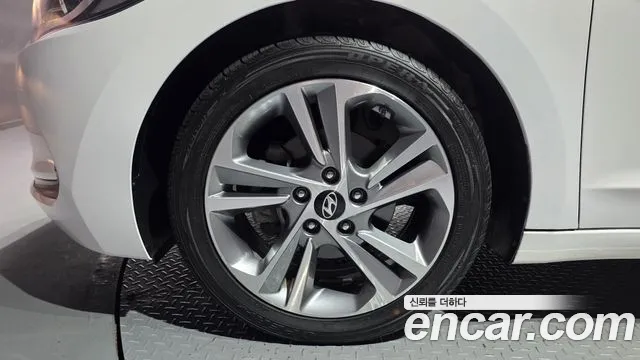Hyundai Avante 2017 thumb 3