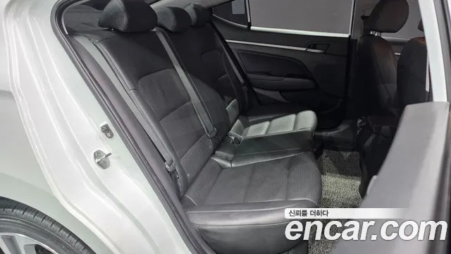 Hyundai Avante 2017 thumb 11