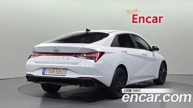 Hyundai Elantra 2023 thumb 8