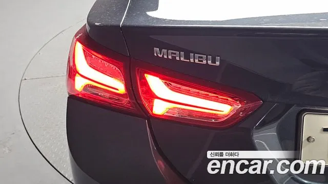 Chevrolet Malibu 2020 thumb 2