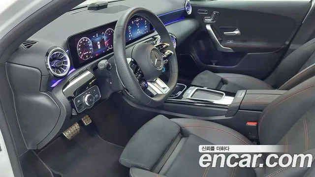 Mercedes-Benz A-Class 2025 thumb 2