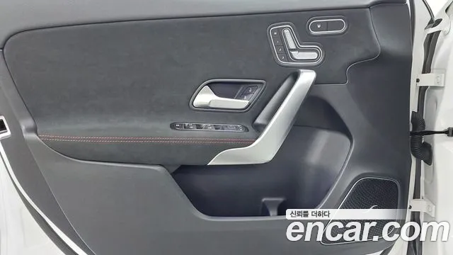 Mercedes-Benz A-Class 2025 thumb 4