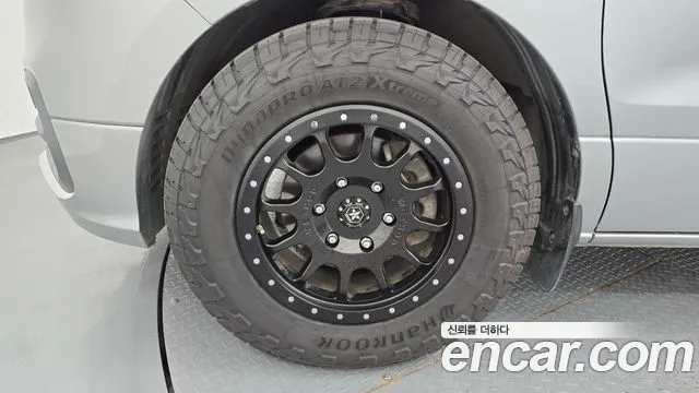 Hyundai Staria 2019 thumb 2