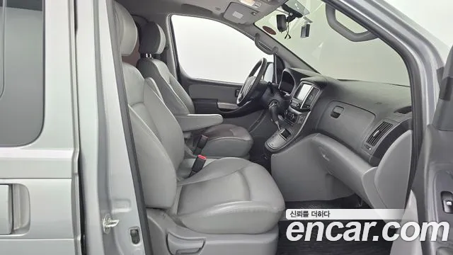 Hyundai Staria 2019 thumb 11