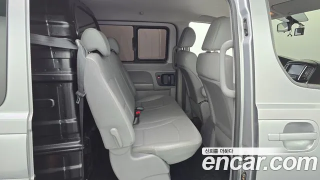 Hyundai Staria 2019 thumb 6