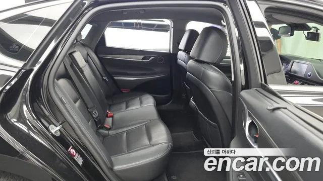 Hyundai Grandeur 2017 thumb 6