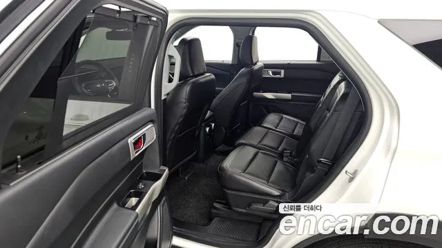 Ford Explorer 2023 thumb 5