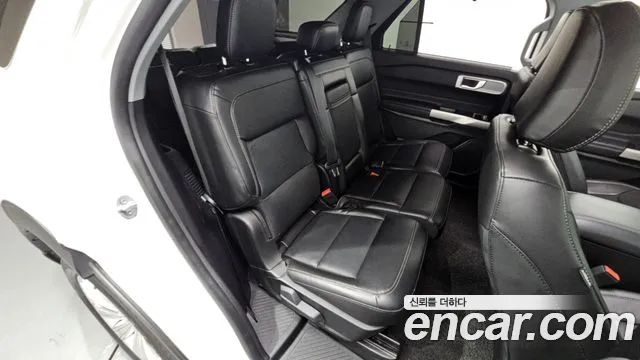 Ford Explorer 2023 thumb 3