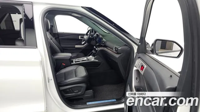 Ford Explorer 2023 thumb 8