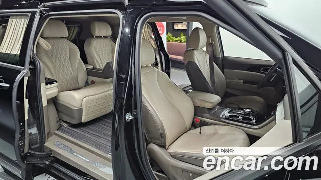 Kia Carnival 2021 thumb 5