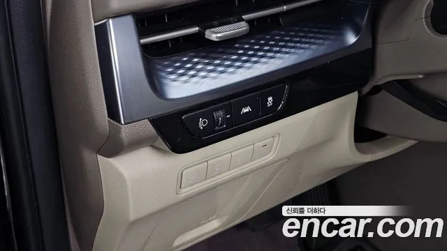 Kia Carnival 2021 thumb 8