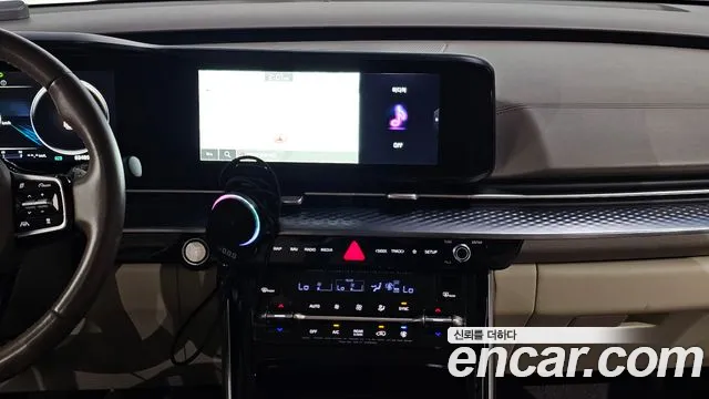 Kia Carnival 2021 thumb 4