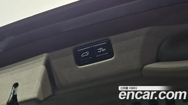 Kia Carnival 2021 thumb 2