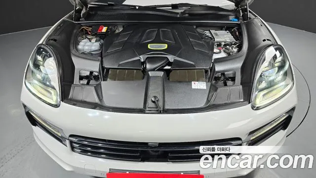 Porsche Cayenne 2021 thumb 12