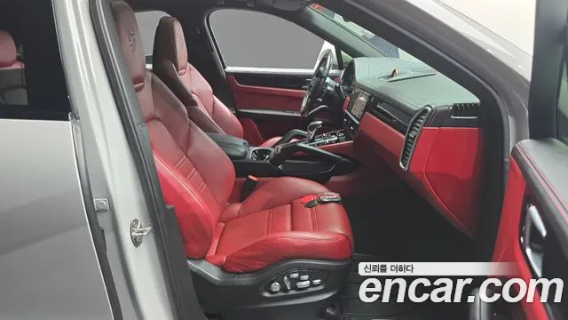Porsche Cayenne 2021 thumb 11
