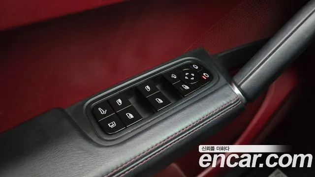 Porsche Cayenne 2021 thumb 10