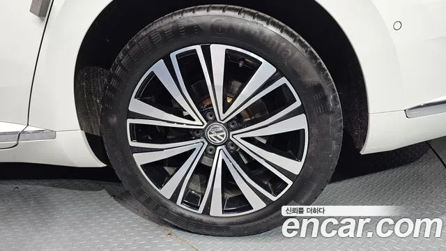 Volkswagen Arteon 2019 thumb 8