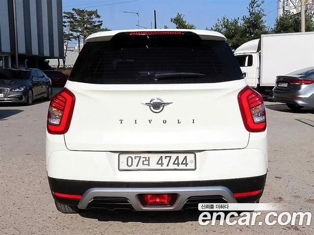 KGM Tivoli Air 2017 thumb 3