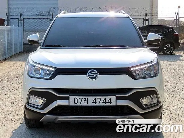 KGM Tivoli Air 2017 thumb 9