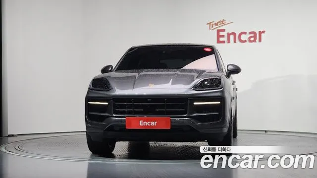 Porsche Cayenne 2025 thumb 5