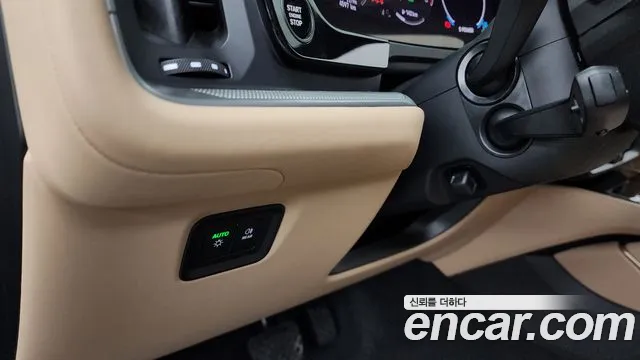 Porsche Cayenne 2025 thumb 6